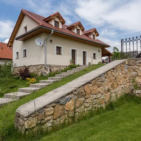 Privat Lypche Bešeňová