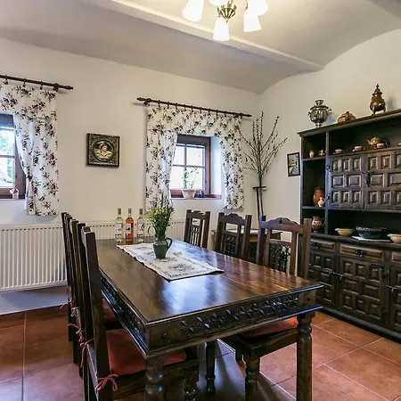 Privat Lypche Bešeňová